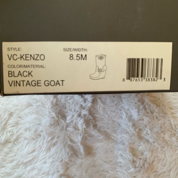 Vince Camuto
Kenzo Boot - Picture 9 of 11